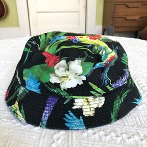 H&M Divided Tropical Parrot Bucket Hat M/58 Black Jungle Floral Brim Streetwear